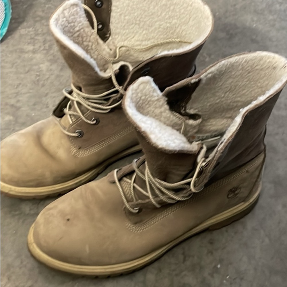 Women’s 2 pair of Timberland lace up boots sz 10